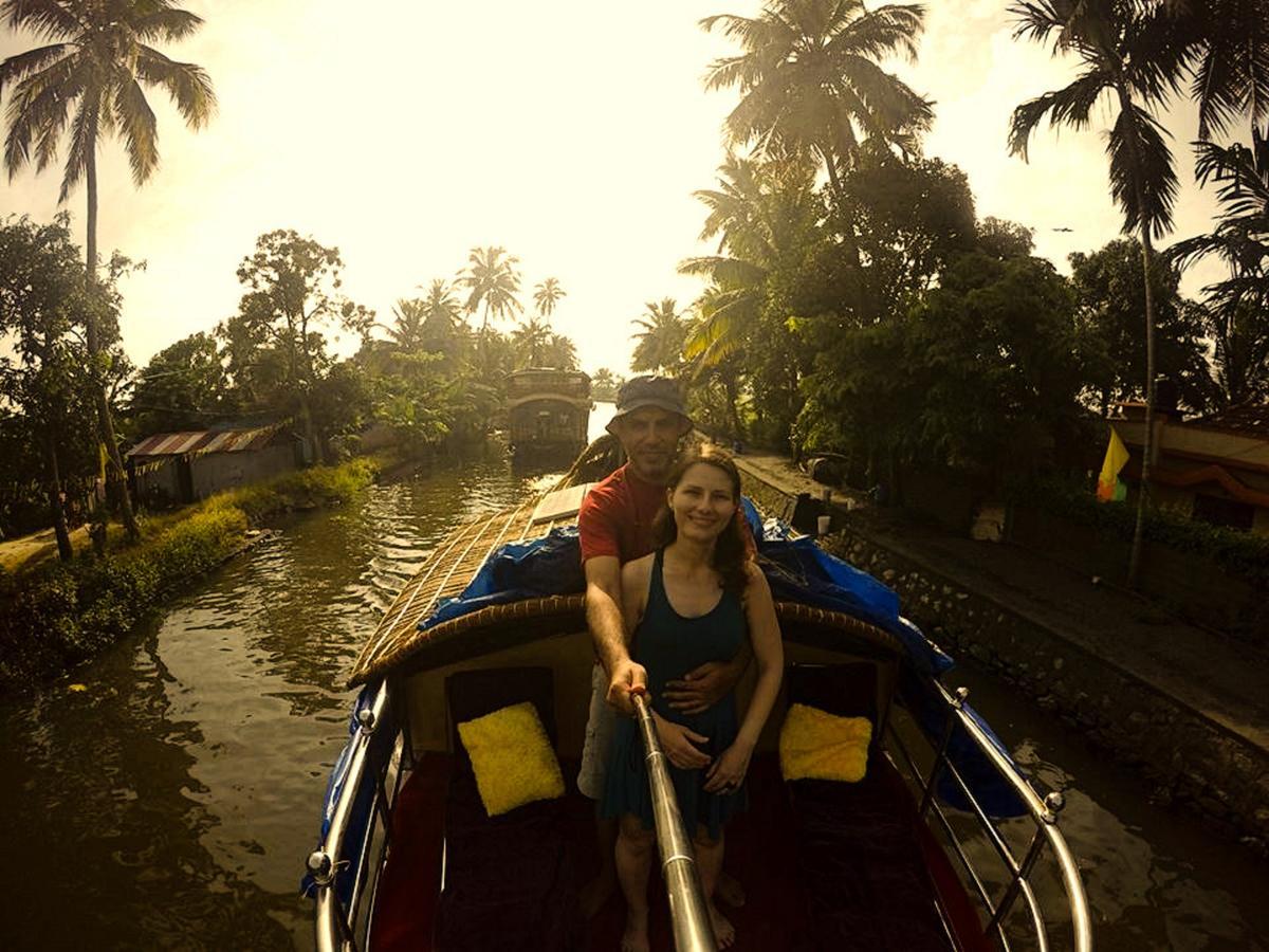 Aham Yoga Nest Bed & Breakfast Alappuzha ภายนอก รูปภาพ