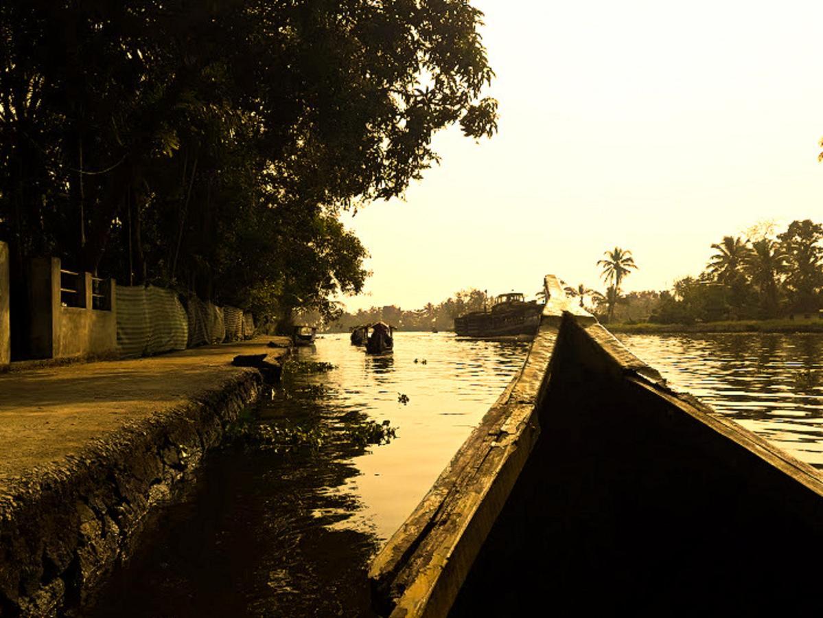 Aham Yoga Nest Bed & Breakfast Alappuzha ภายนอก รูปภาพ
