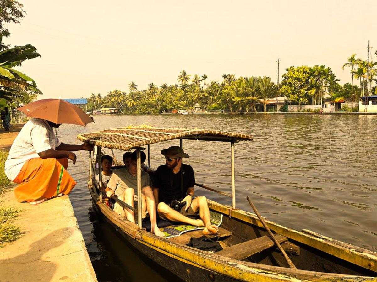 Aham Yoga Nest Bed & Breakfast Alappuzha ภายนอก รูปภาพ